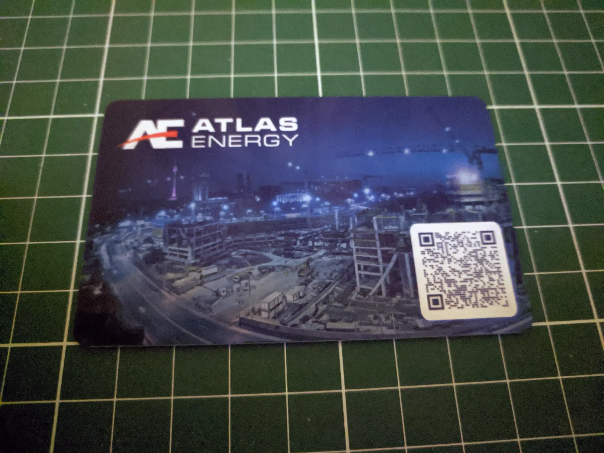 NFC визитка из пластика с индивидуальным дизайном для компании Атлас Энерджи